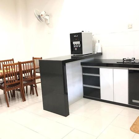 Ana Guest House Jalan Airport Kuantan Buitenkant foto
